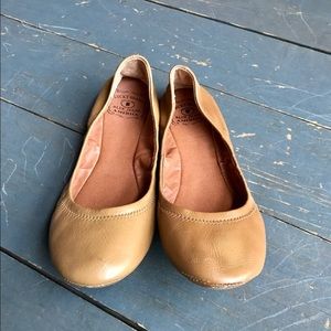 Tan flats