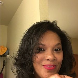 Meet your Posher, Halima