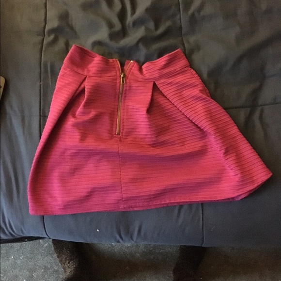 Purple skirt - Picture 2 of 3