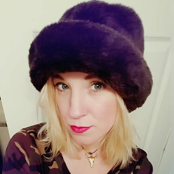 Accessories - Great, faux fur hat!!