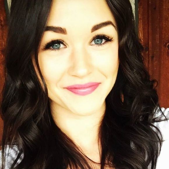 Meet your Posher, Brittney - Picture 1 of 1