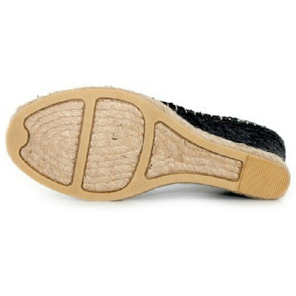 White Mountain Wedges - Picture 4 of 4