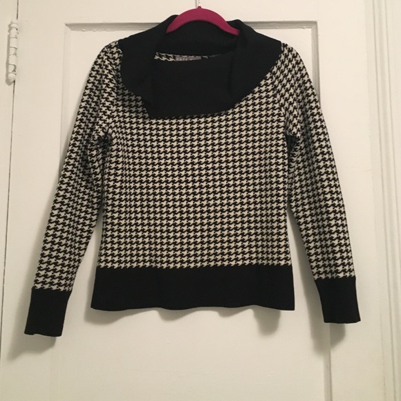 Houndstooth merino wool sweater