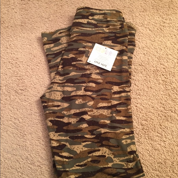 Brand new Lularoe camo OS leggings.