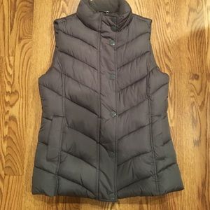 Gap Dark Gray Puffer Vest - Size Small NWT