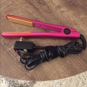 Ultra Chi ceramic 1" flat iron.