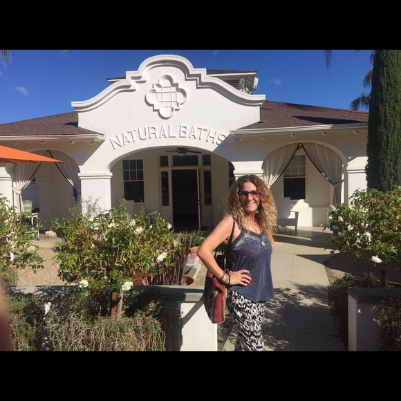 Meet your Posher, Shannon - Picture 2 of 4