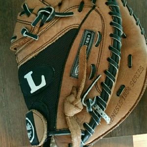 Louisville slugger glove