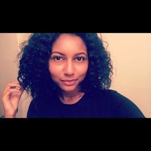 Meet your Posher, Nora