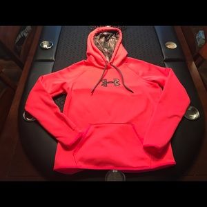NWOT Underarmor hoodie size medium