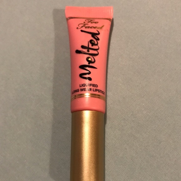 Too Faced- Melted lipstick- "Melted Peony"
