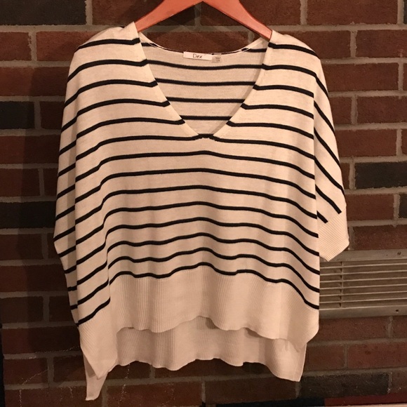 Dex hi/low striped dolman sleeve top