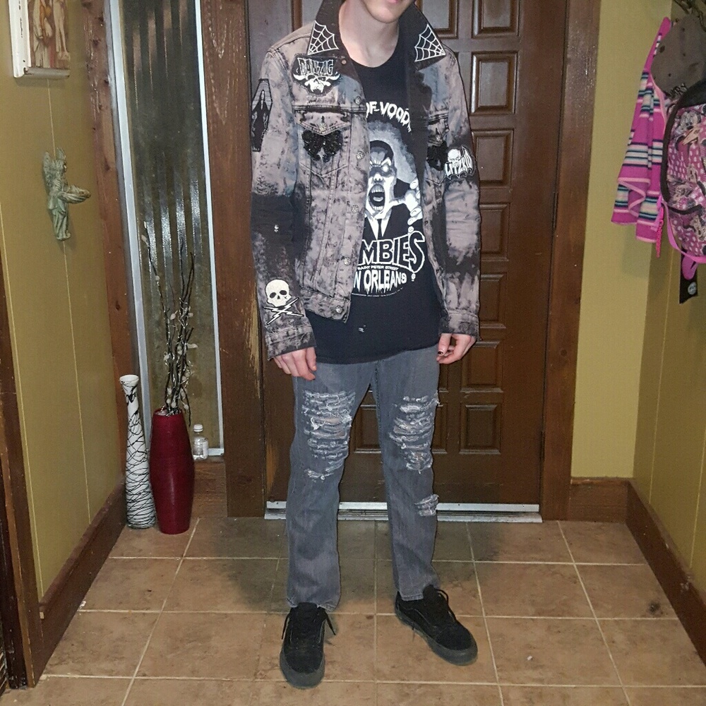 Bullhead slim fit gray jeans custom shredded.