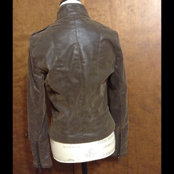 🛑SOLD🛑 Vegan Leather Jacket - Picture 3 of 4