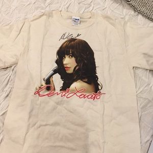 Demi Lovato signed t-shirt