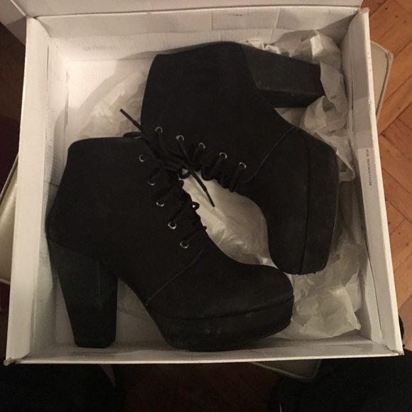 Steve Madden Shoes - Steve Madden Black Nubuck