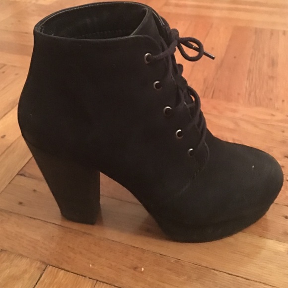 Steve Madden Black Nubuck - Picture 2 of 3