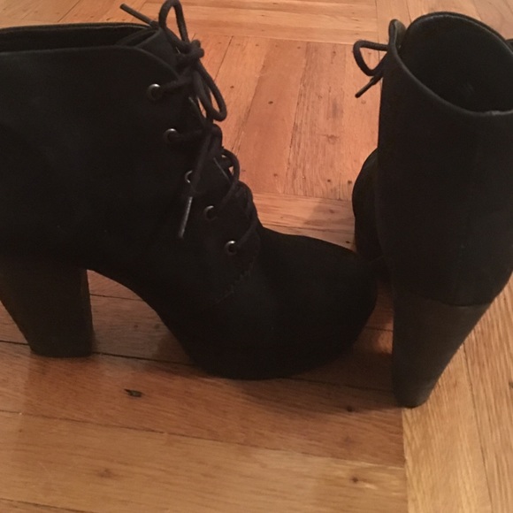 Steve Madden Black Nubuck - Picture 3 of 3