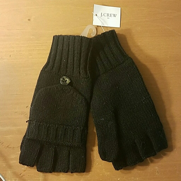 Gloves with removable finger tips