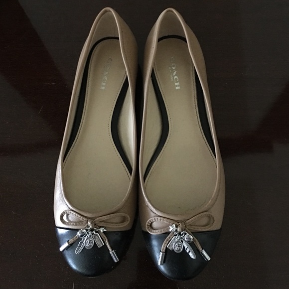 💢SOLD💢 Coach Flats