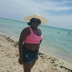 Meet your Posher, Ieisha