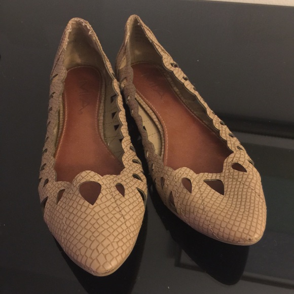 MIA beige flats with cutouts