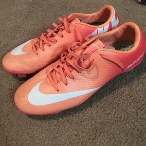 Salmon women's Nike cleats, size 9!