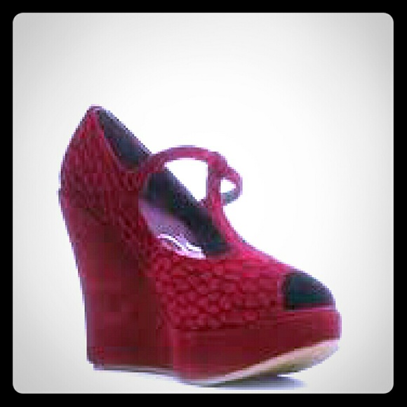 Red wedges