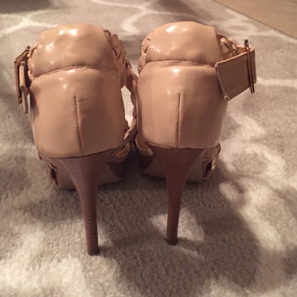 Nude Heels - Picture 2 of 3