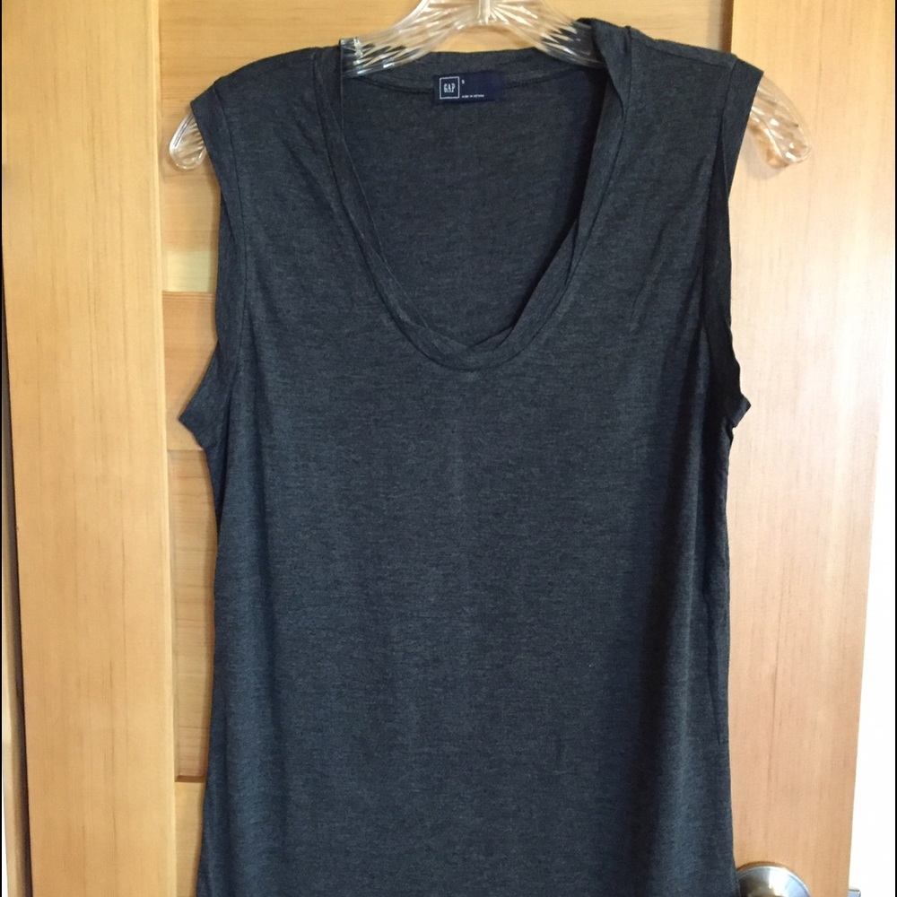 Gap shirt
