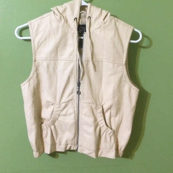 Papaya beige leather vest