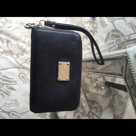 Michael Kors wristlet
