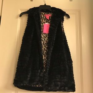 Betsey Johnson faux fur vest size small