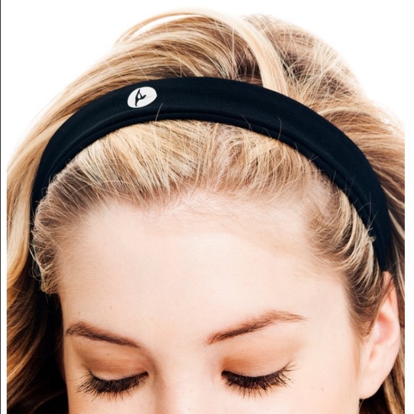 💚THREE CUTE HEADBANDS💚