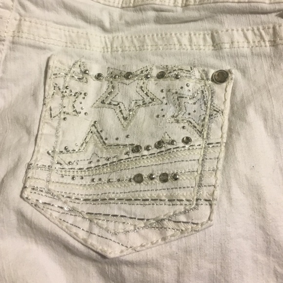Shorts - Picture 2 of 4