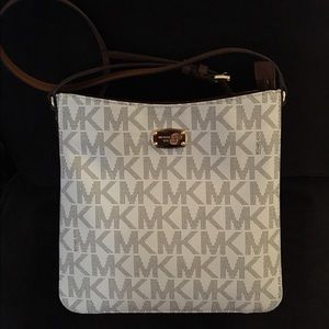 Michael Kors Jet Set Vanilla Large Messenger Bag