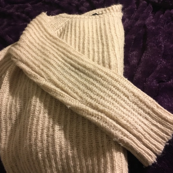 Sweater - Picture 4 of 4