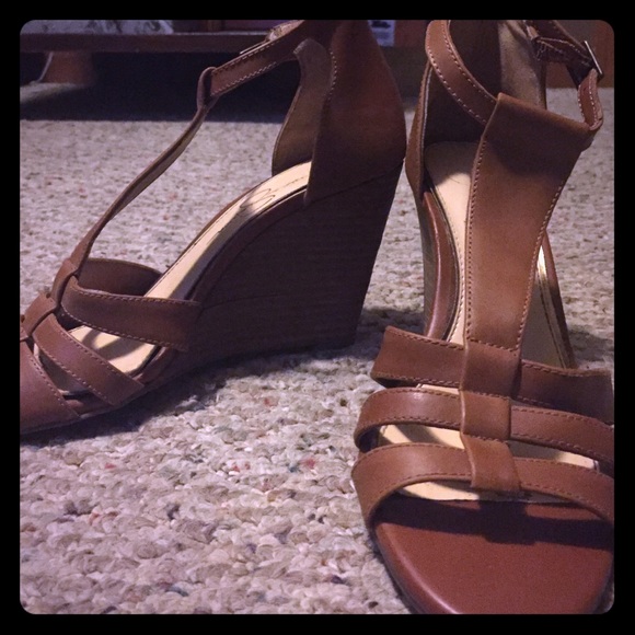 Jessica Simpson Tan Leather Wedges