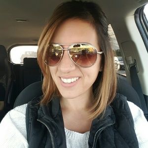 Meet your Posher, Ashley