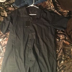 I'm selling a button up London fog shirt