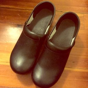 Brand new danskos!