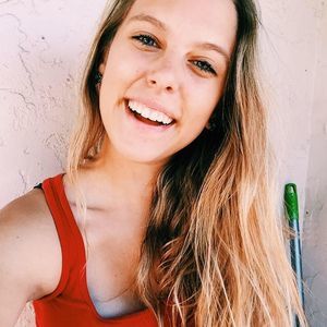 Meet your Posher, Chloe