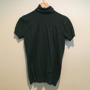 Forest green short sleeve turtleneck!