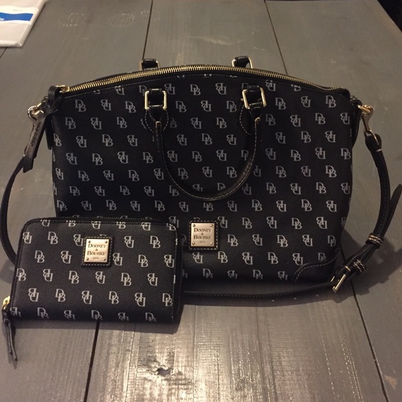 Dooney & Bourke purse and wallet