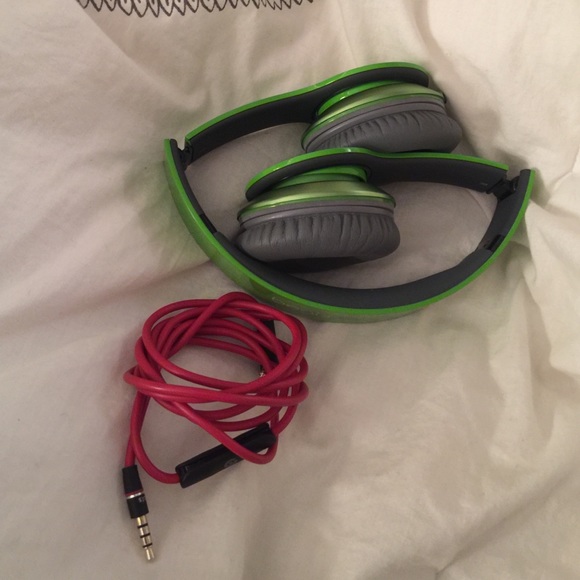 Green Authentic Beats by Dr Dre