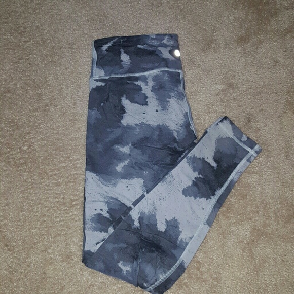 Lululemon wunder under leggings. Size 10. RARE