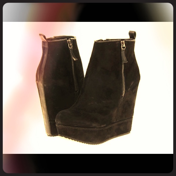 ALDO CECELIA BLACK ANKLE WEDGE BOOT