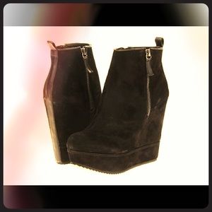 ALDO CECELIA BLACK ANKLE WEDGE BOOT