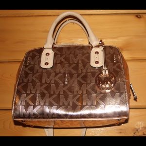 Michael Kors (MK) rose gold hand bag