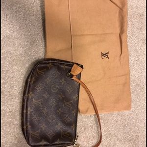 Louis Vuitton Authentic purse